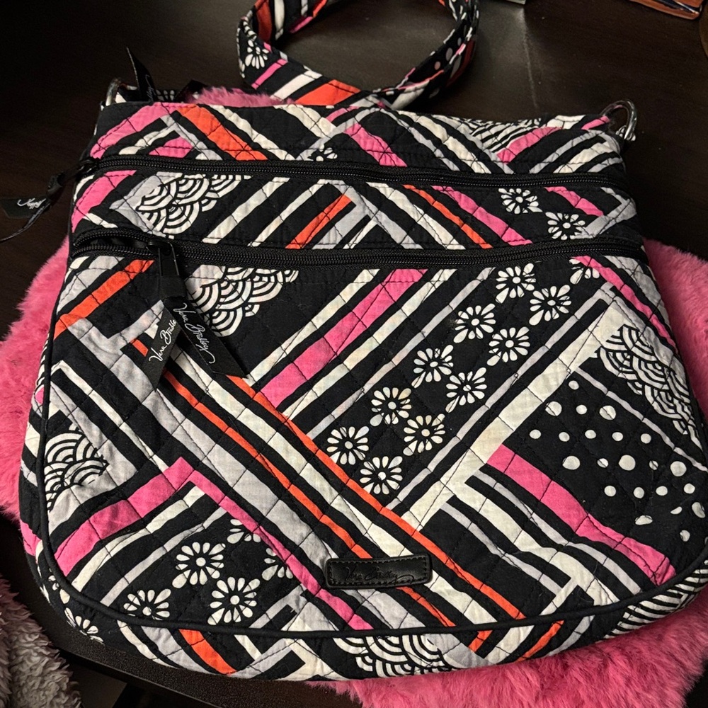 VERA BRADLEY 12x10” Large black with white gray, pink and orange floral and s